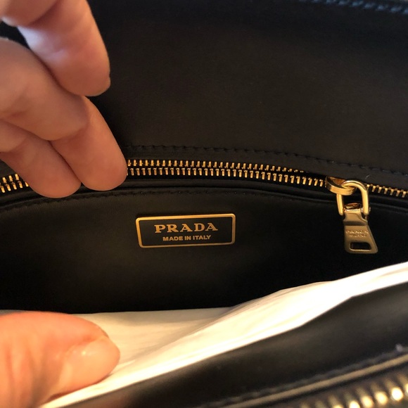 Rare Prada Black Graphic Face Print Tote Bag - Picture 7 of 8